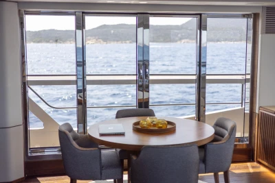 Princess X95 For Sale - Opening doors