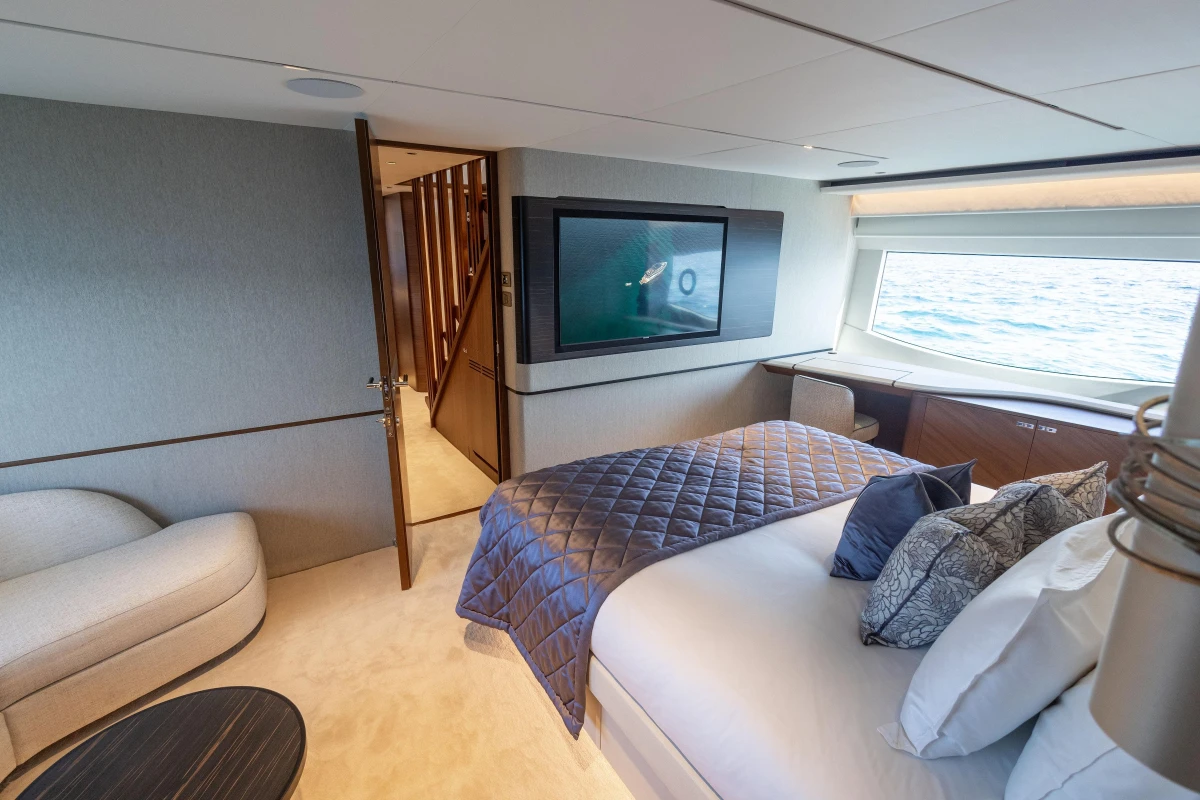 Princess X95 For Sale - Master suite